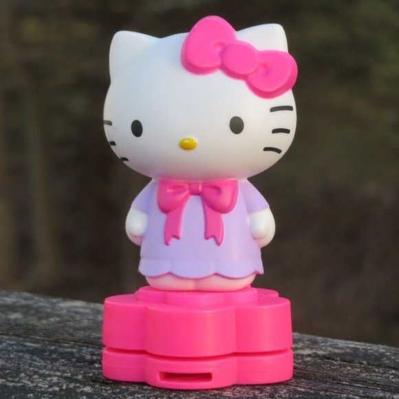 Hello Kitty Sanrio McDonald's 2015 Hello Kitty Paper Puncher Hearts - BROKEN - Picture 1 of 13